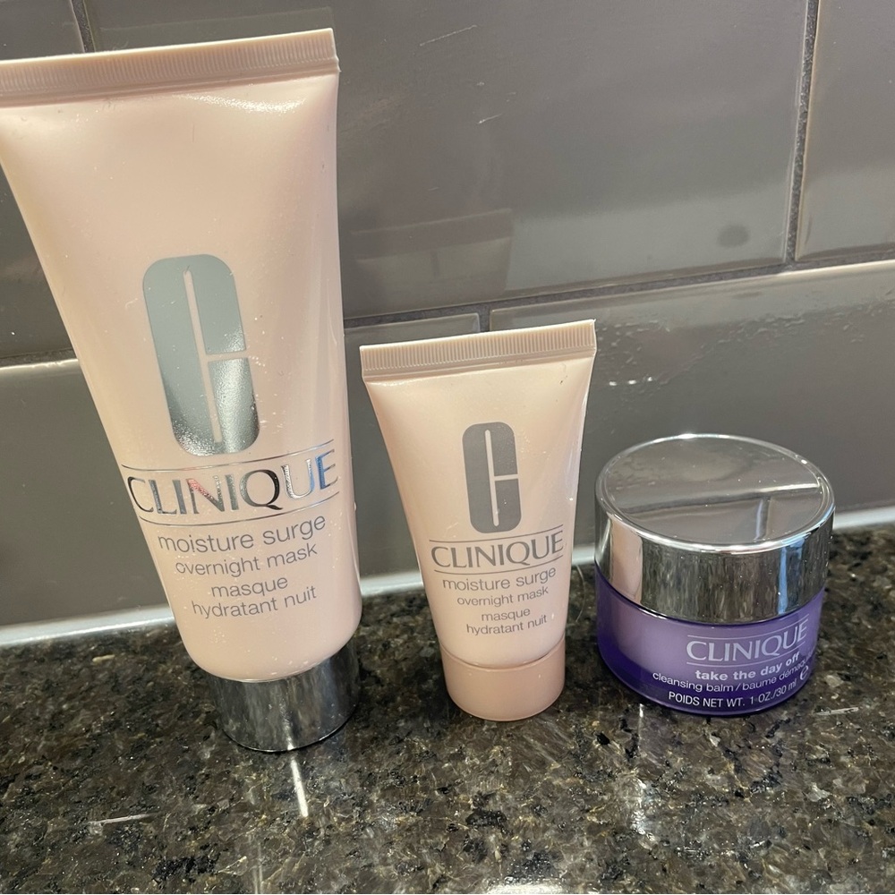 Clinique Moisture Surge Overnight Mask - and take the day off balm